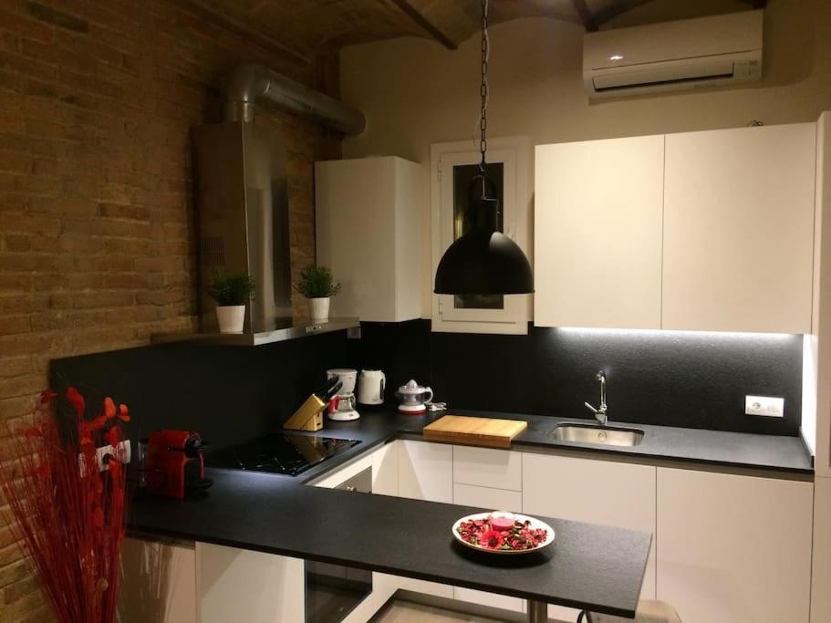 Lovely & Bright Vila Olimpica Beach Apartment Barcelone Extérieur photo