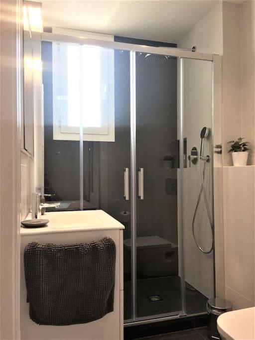 Lovely & Bright Vila Olimpica Beach Apartment Barcelone Extérieur photo