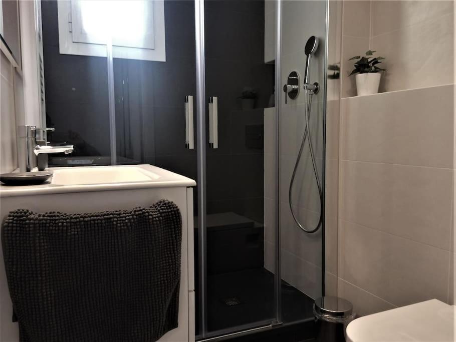 Lovely & Bright Vila Olimpica Beach Apartment Barcelone Extérieur photo